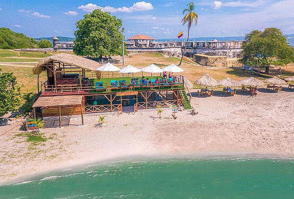 Bocachica Tradicional en Embarcación Rápida (Incluye Almuerzo) Playa Morena Beach Club.