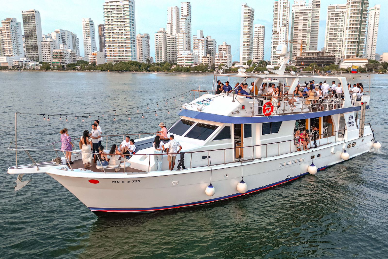 Noche Blanca en el Barco Bequia Eagle.